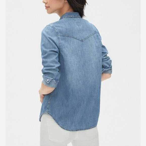 Gap Denim Button-Up Shirt - Picture 2 of 10